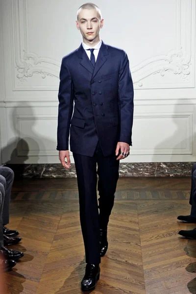 Look 23